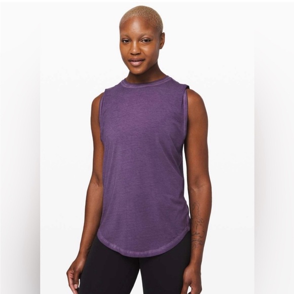 Lululemon tank - Picture 1 of 4